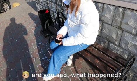 Скучала на улице — кончила в постели у меня на хате!