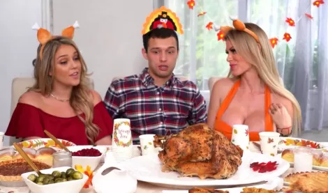 Хлопцу приходится ублажать красивую подругу и ее сочную женатую мачеху