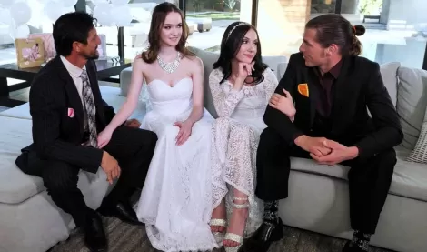 Сладкая групповуха между молоденькими невестами и их женихами