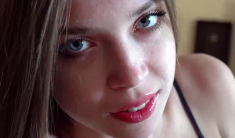 Россиянка любит сосать член сожителю и после, пиздёнкой насаживается на него